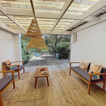 Ecureuils By Interhome *
