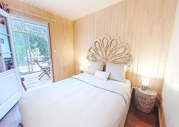 Ecureuils By Interhome *