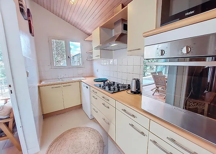 Ecureuils By Interhome *