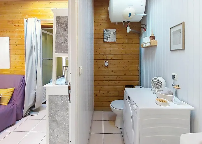 Ecureuils By Interhome *
